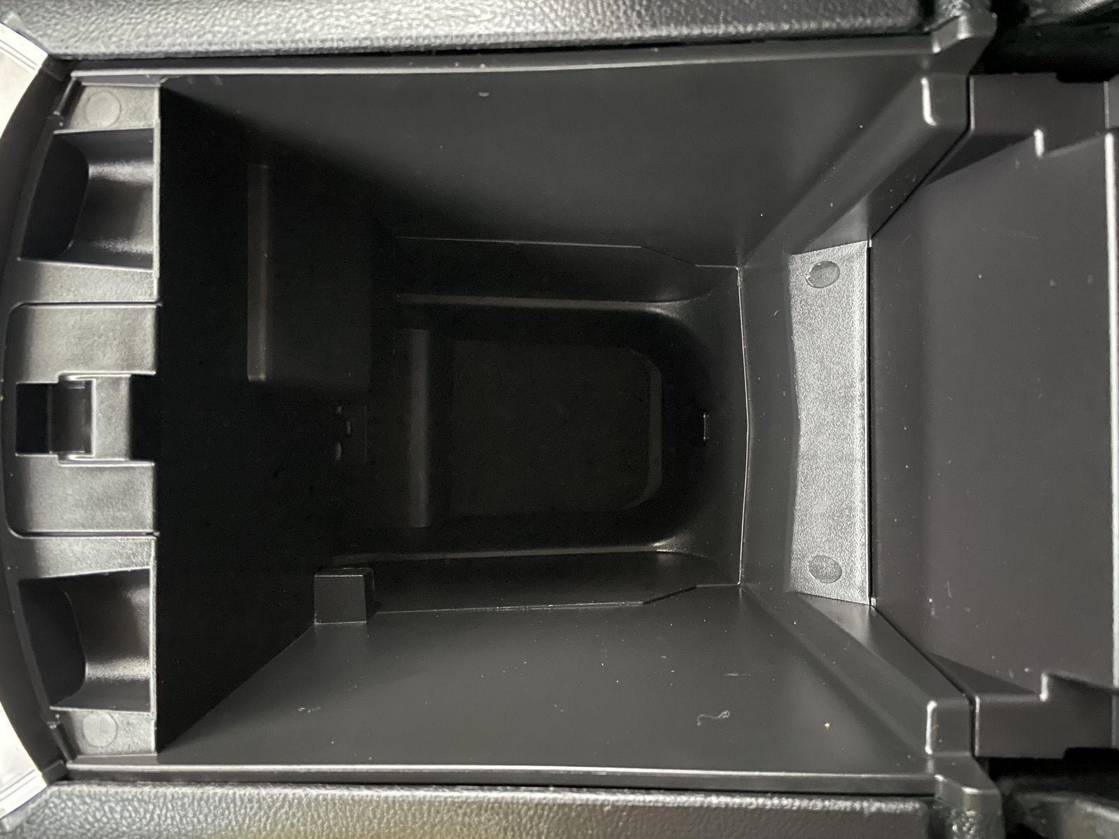 Vehicle photo 29