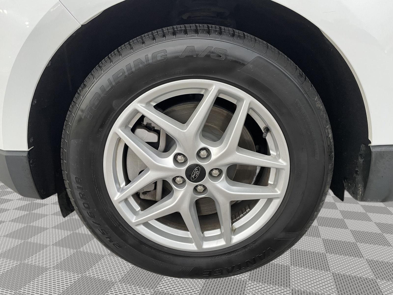 Vehicle photo 34