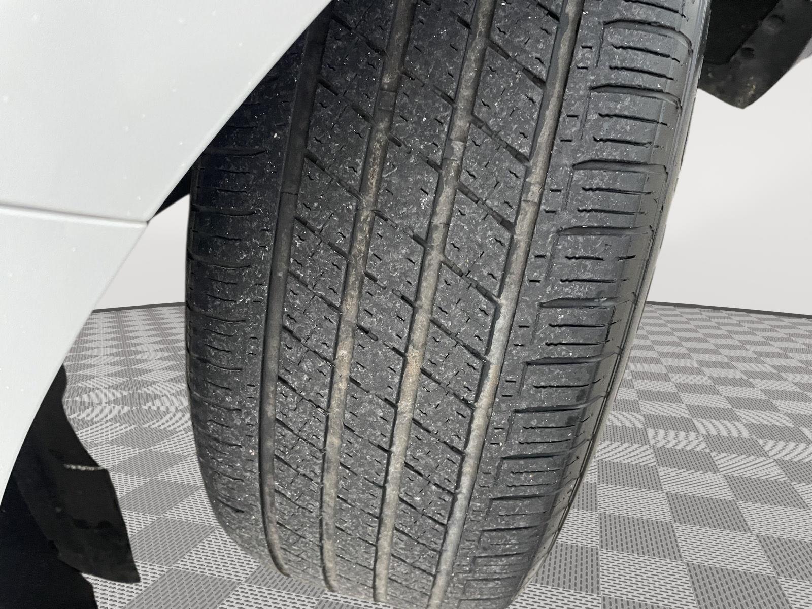 Vehicle photo 35