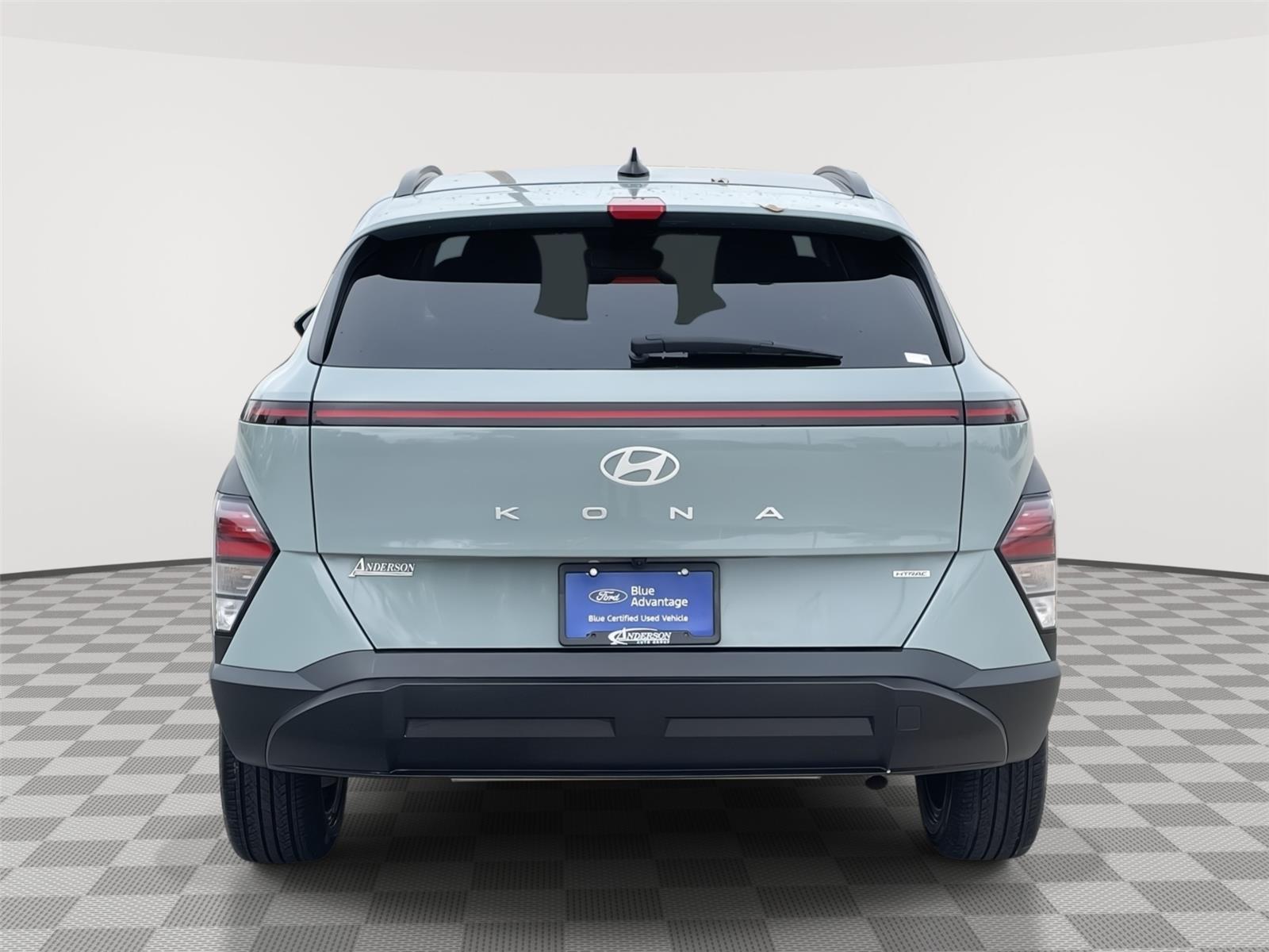 Vehicle photo 8