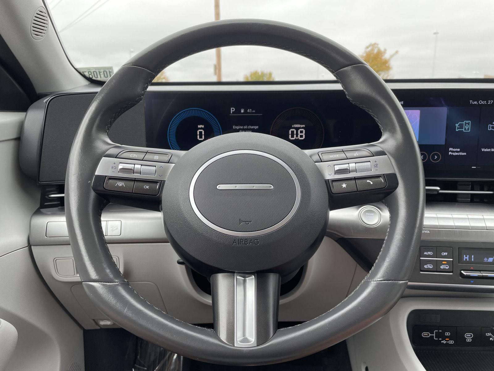 Vehicle photo 11