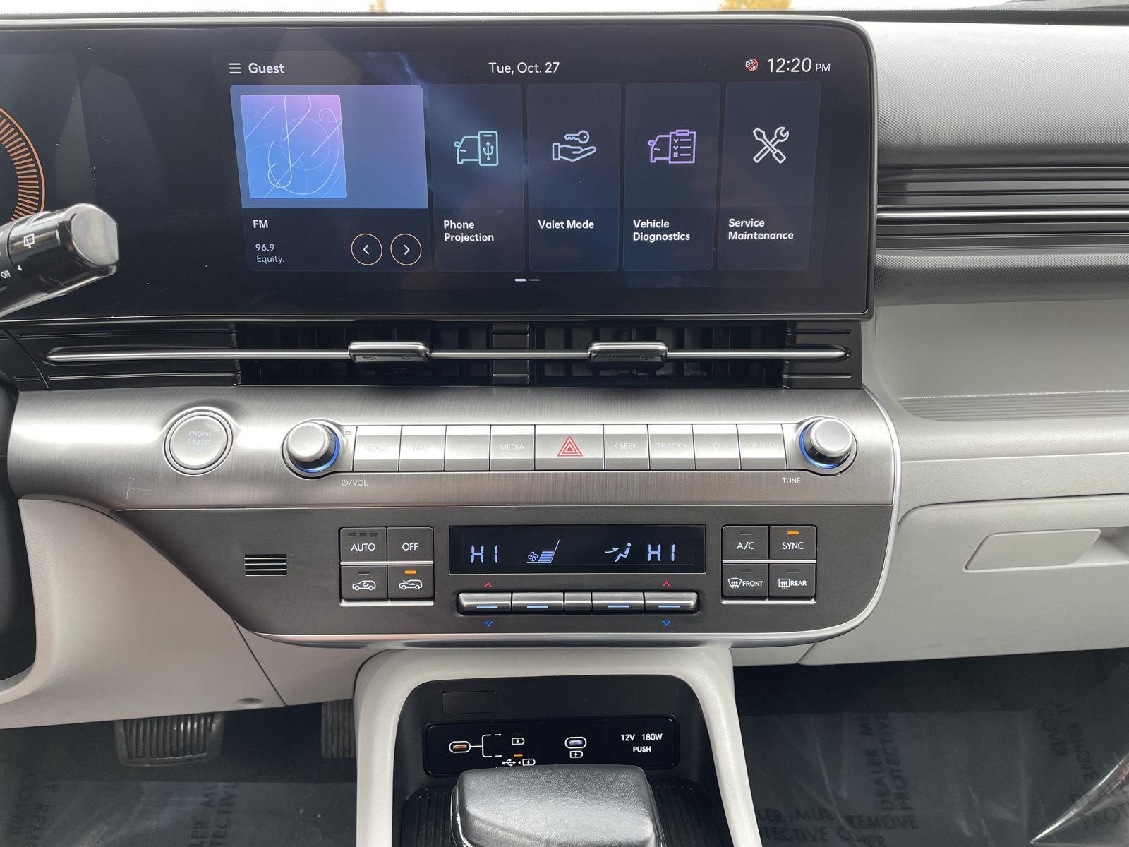 Vehicle photo 19