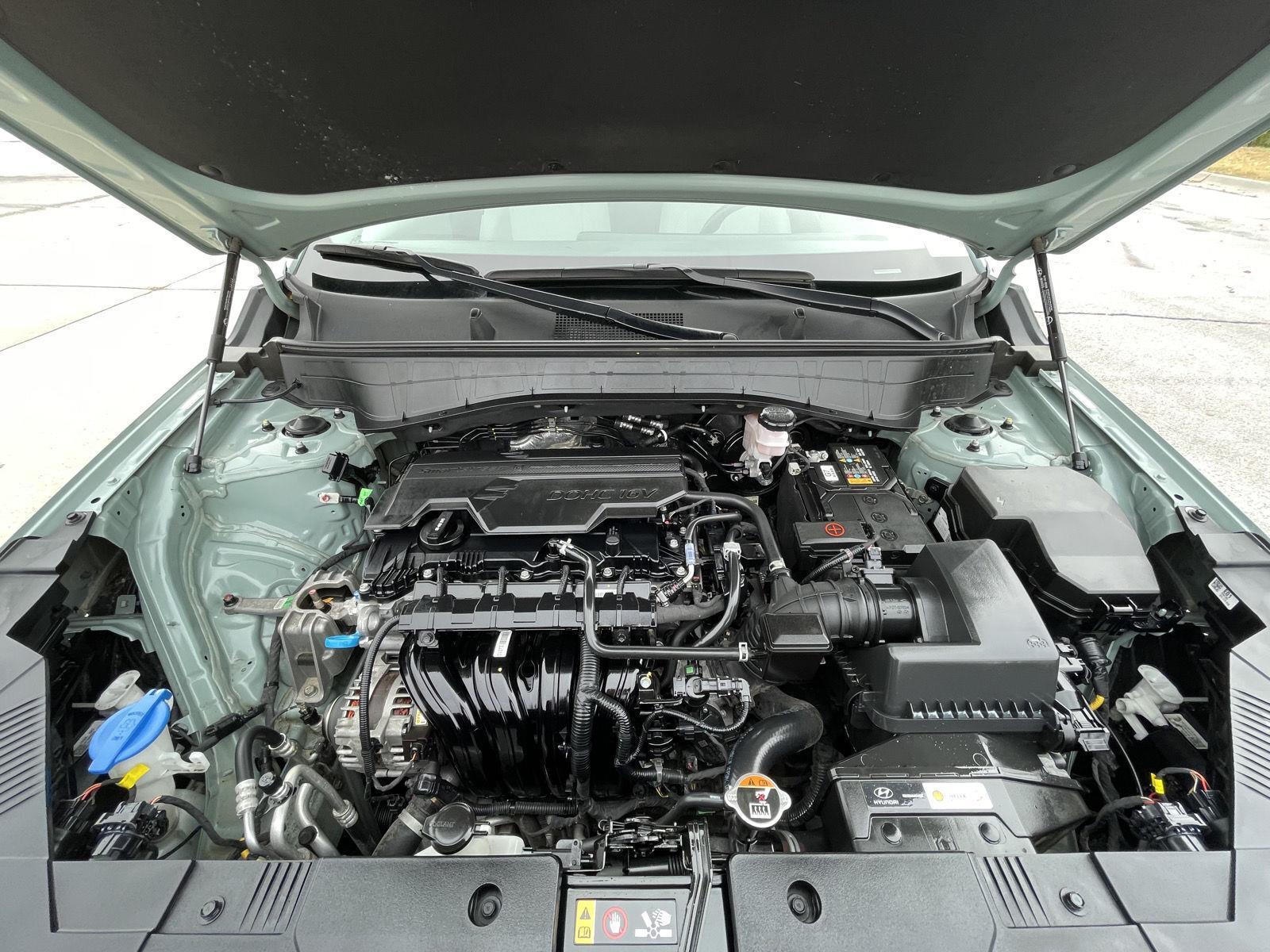 Vehicle photo 30