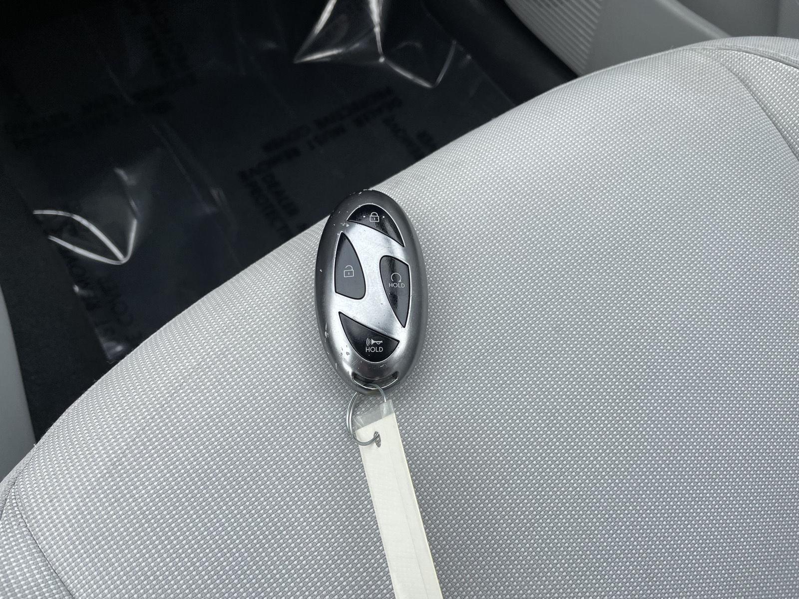 Vehicle photo 32