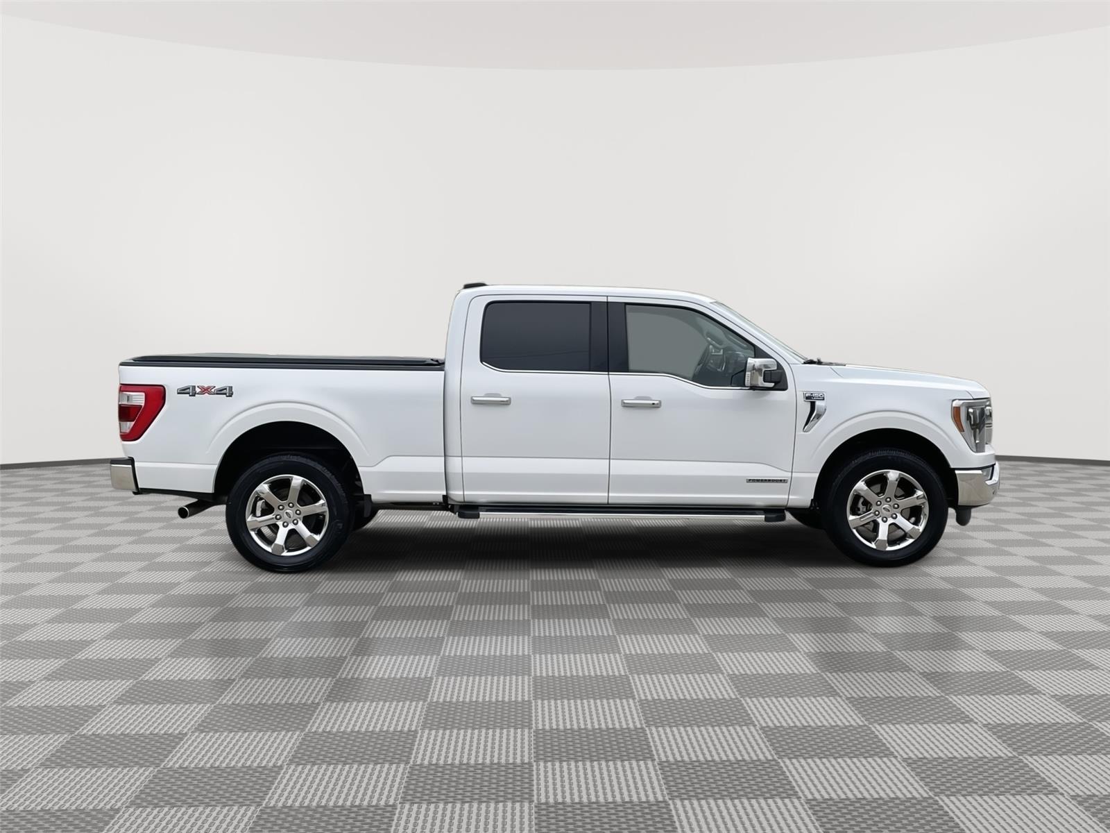 Vehicle photo 6