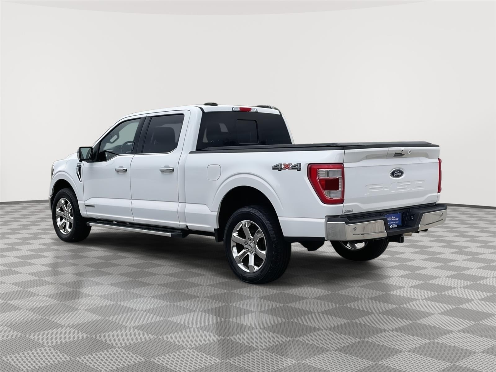 Vehicle photo 9
