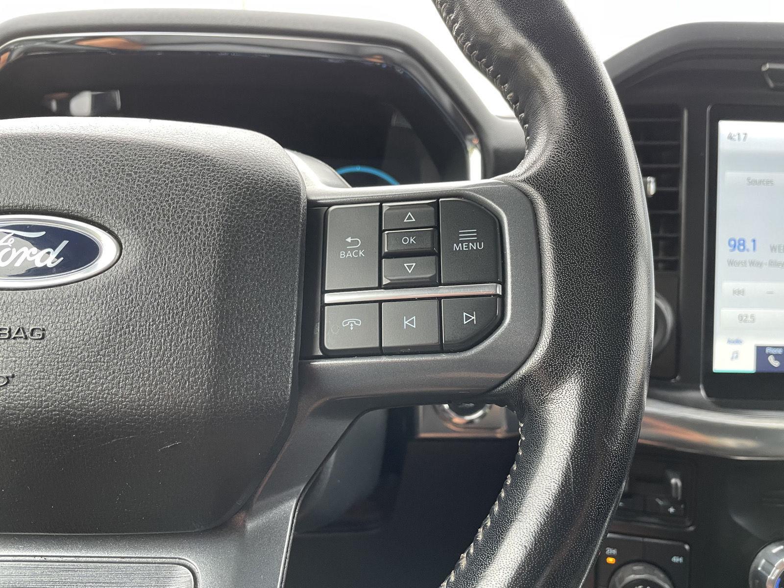 Vehicle photo 14