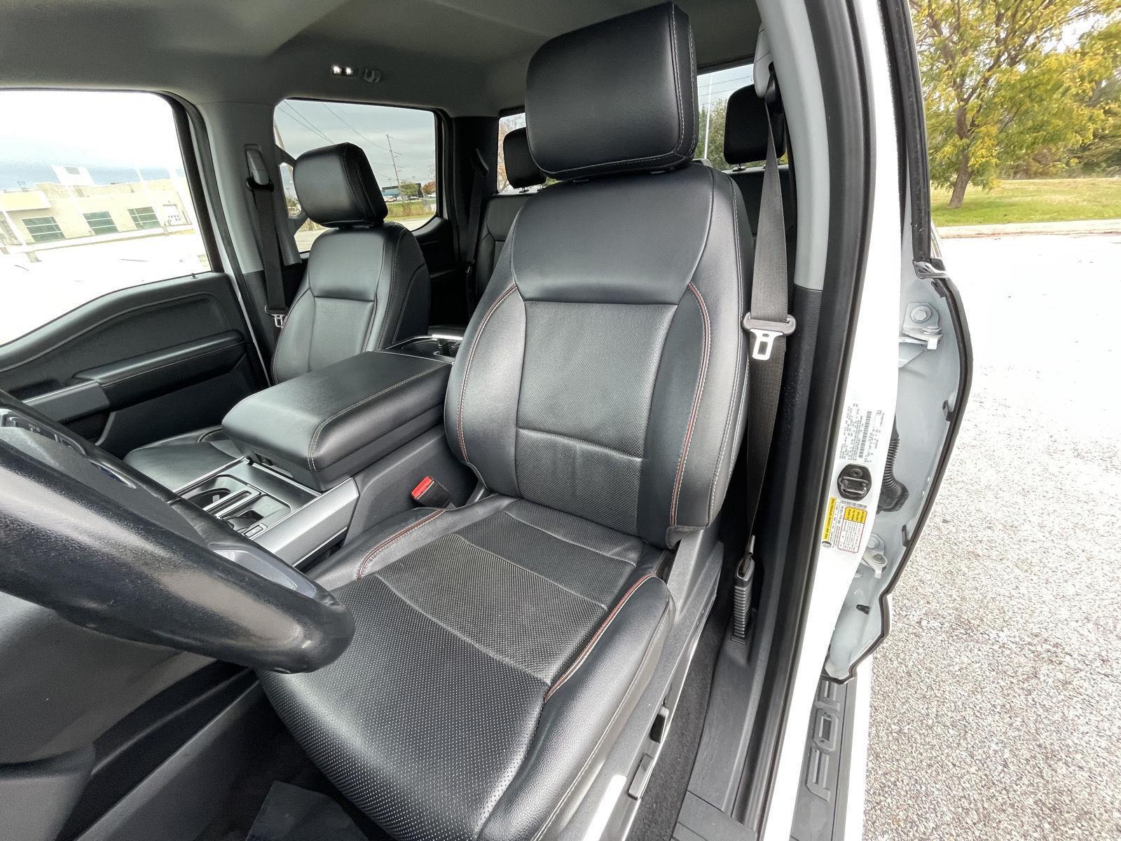 Vehicle photo 18