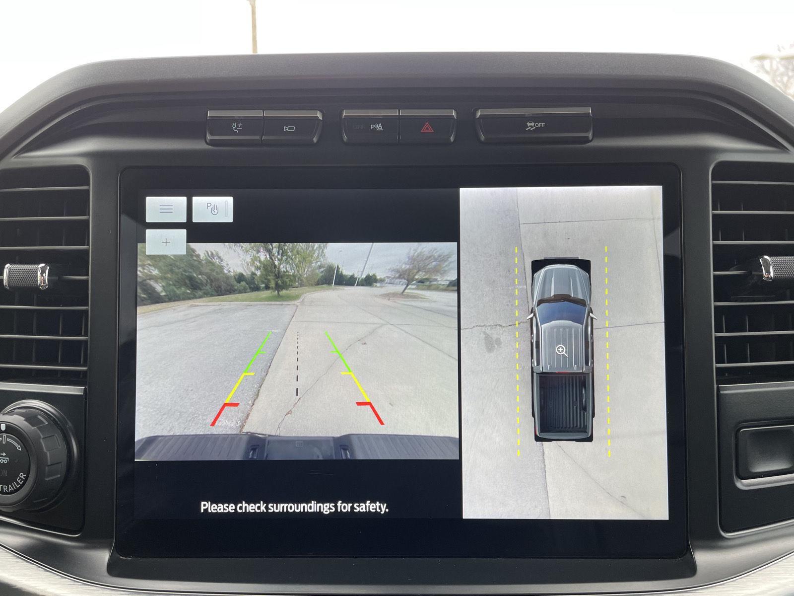 Vehicle photo 24