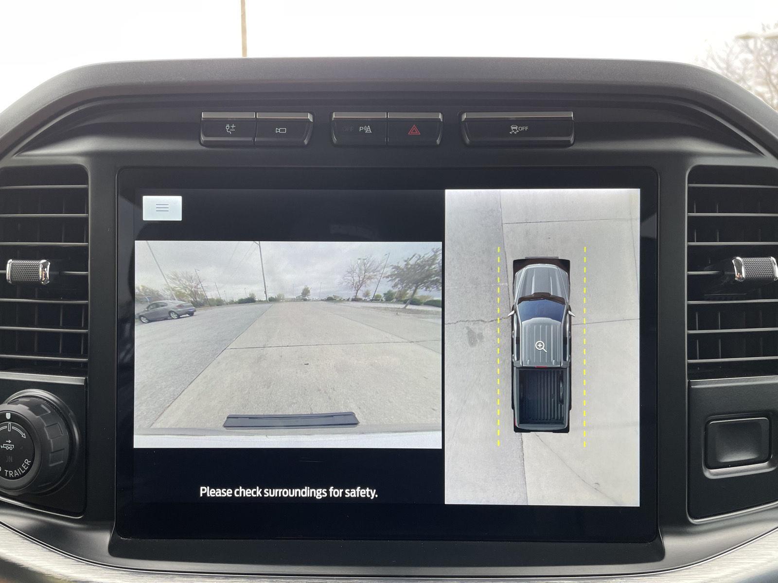 Vehicle photo 25