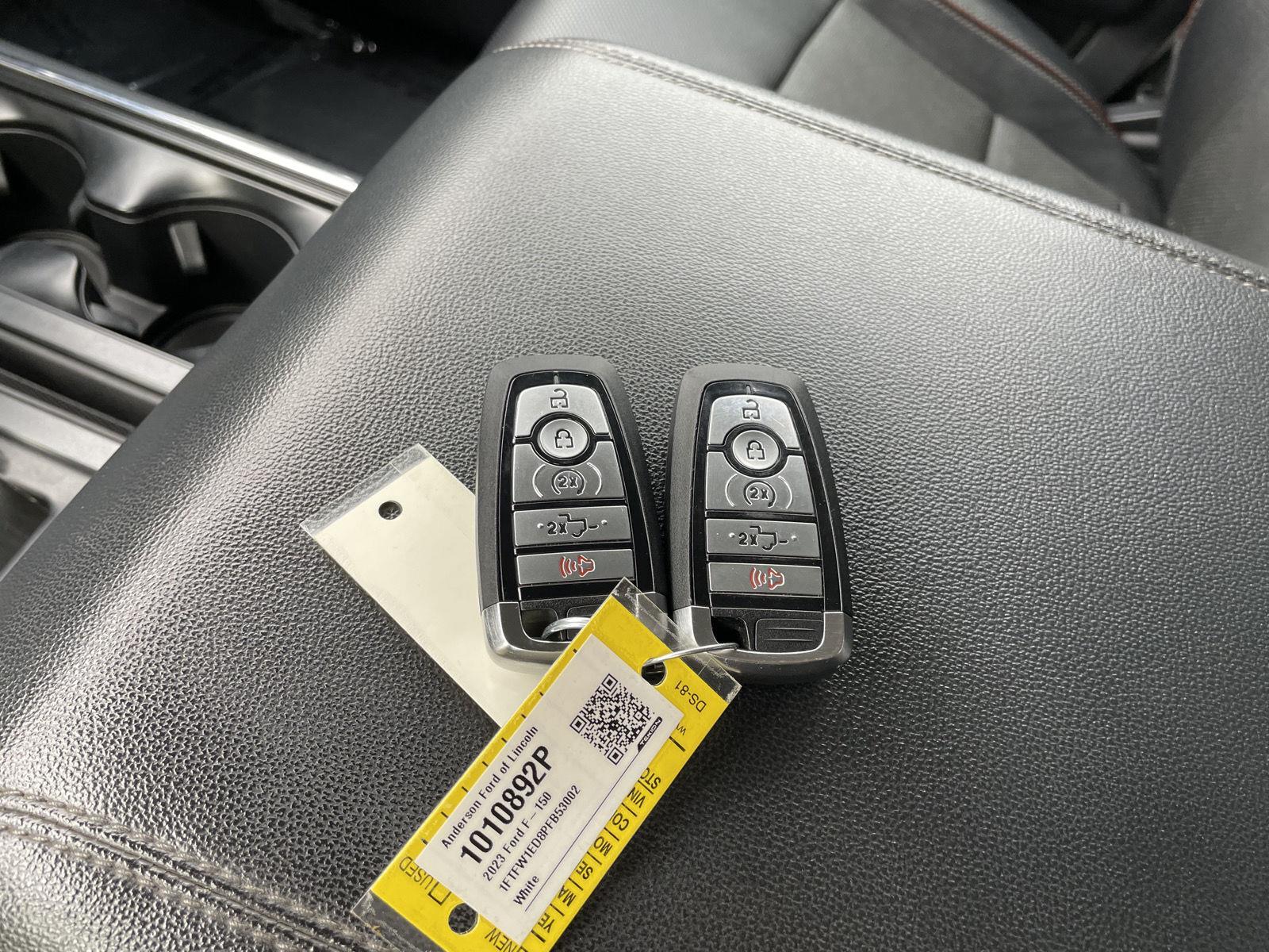 Vehicle photo 44
