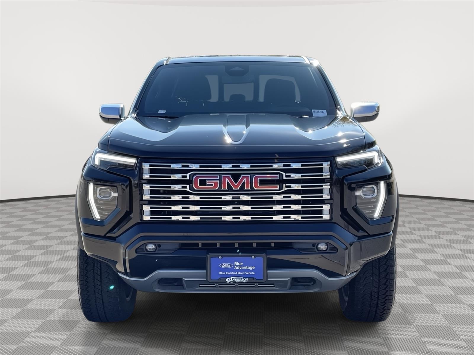 Vehicle photo 4