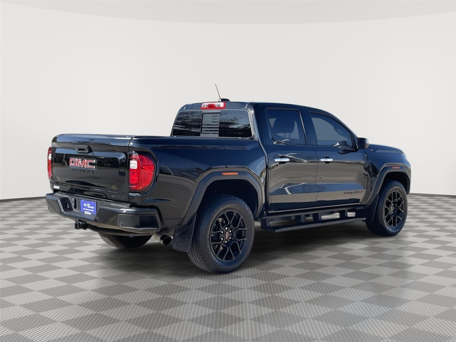 Vehicle photo 7