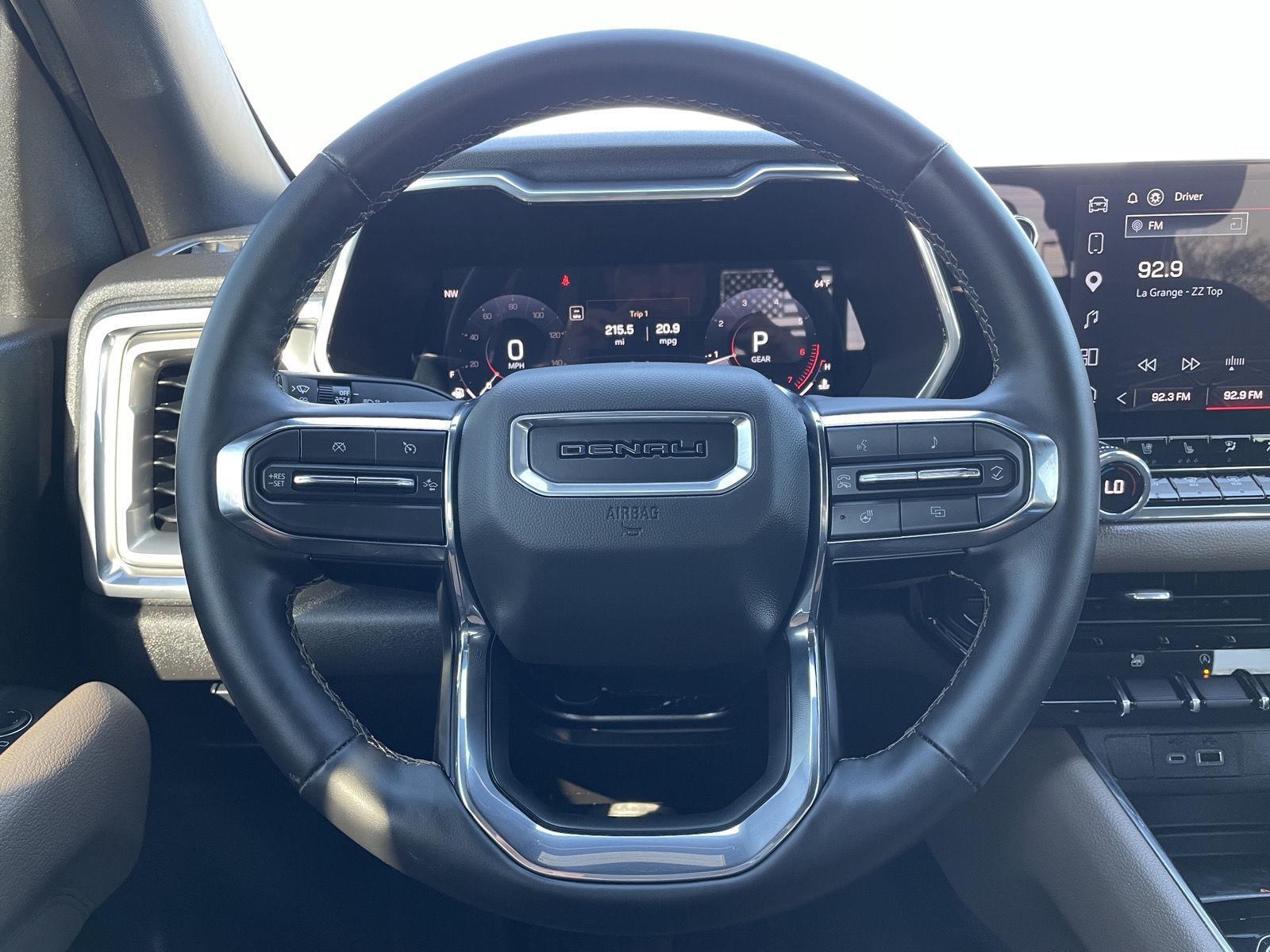 Vehicle photo 12