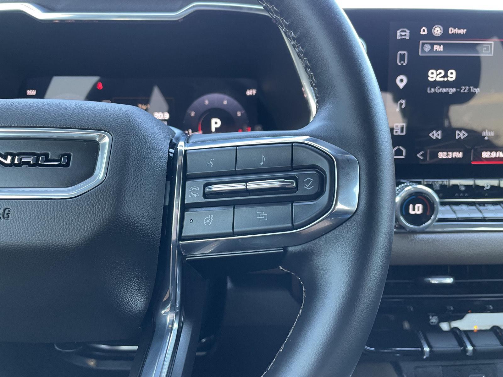 Vehicle photo 14
