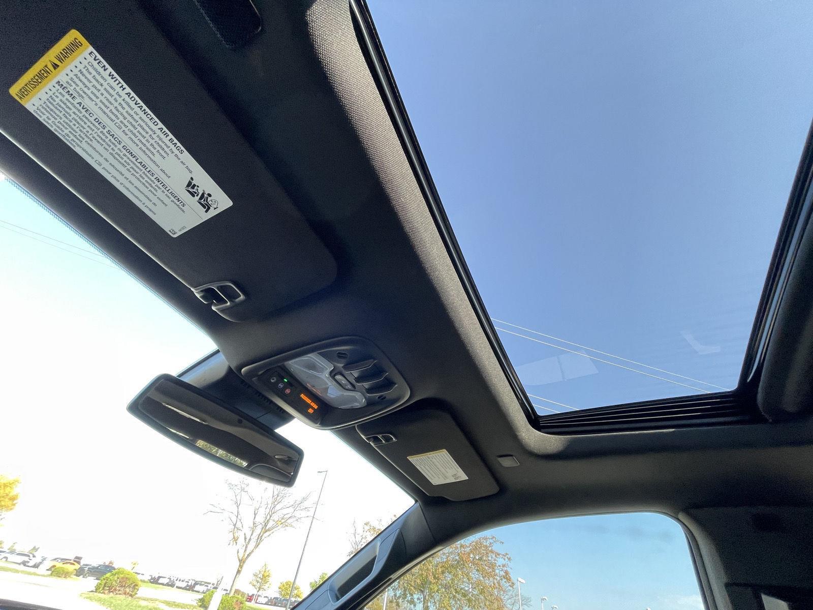 Vehicle photo 20