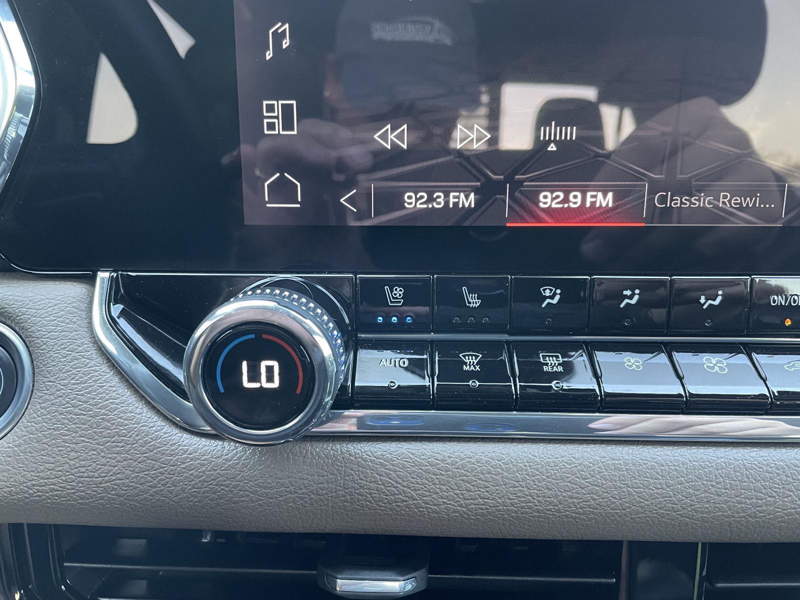 Vehicle photo 27