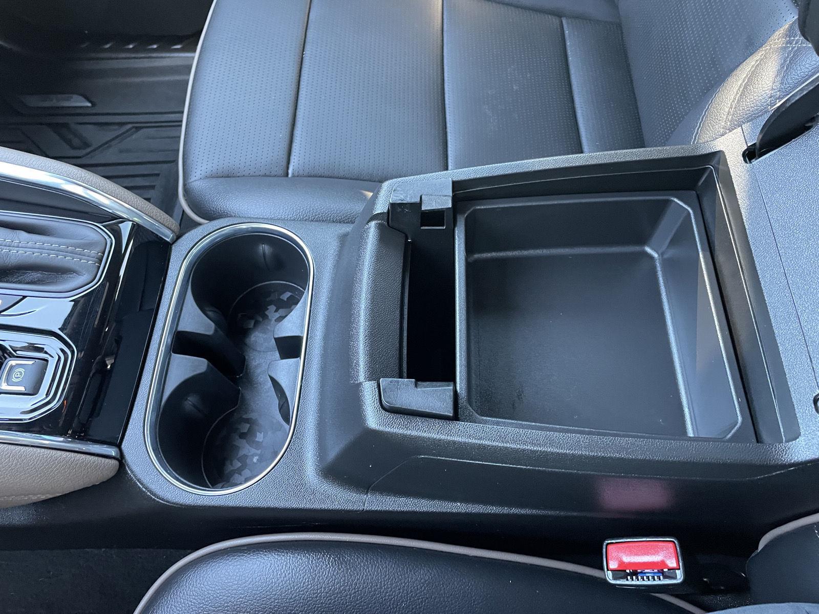 Vehicle photo 34