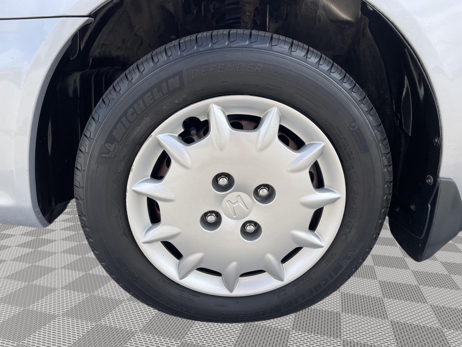 Vehicle photo 10