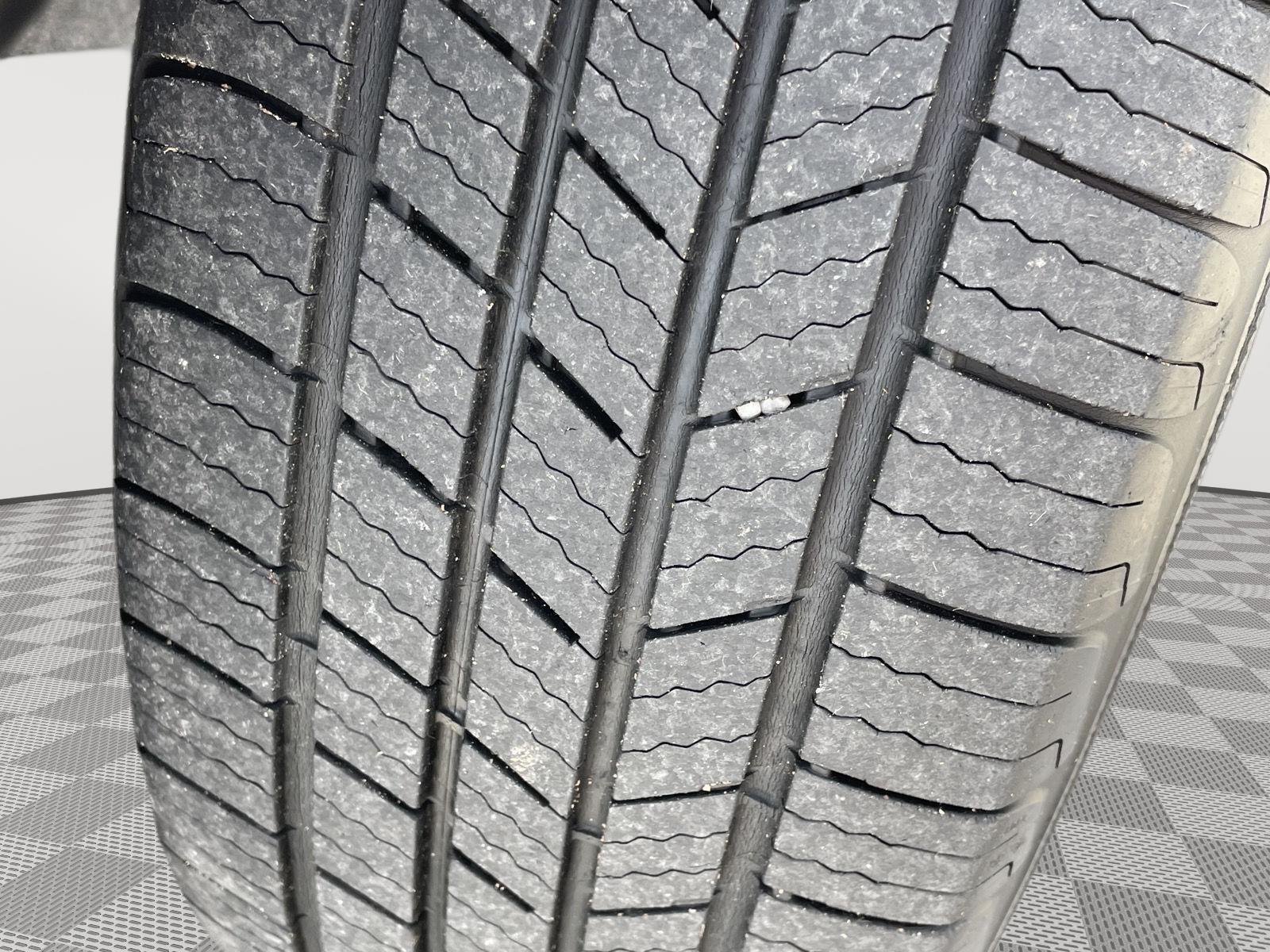 Vehicle photo 11