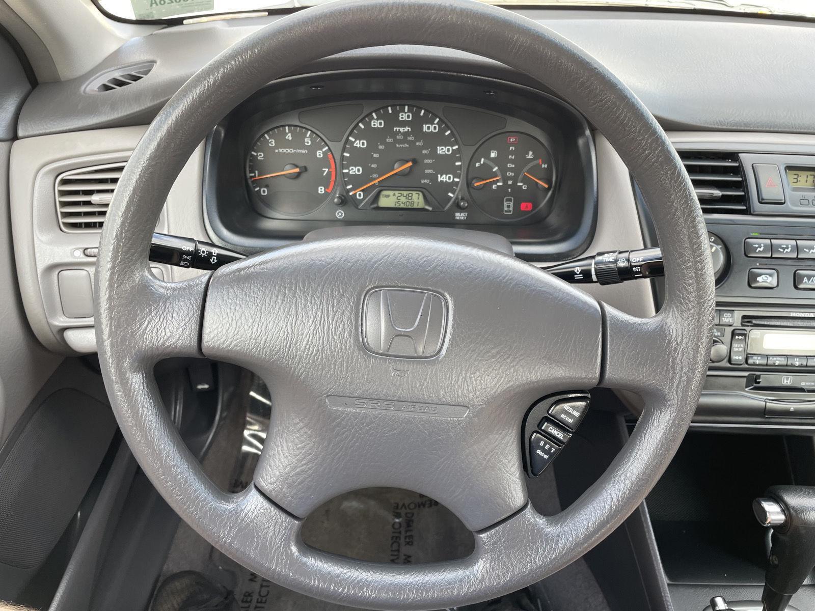 Vehicle photo 12