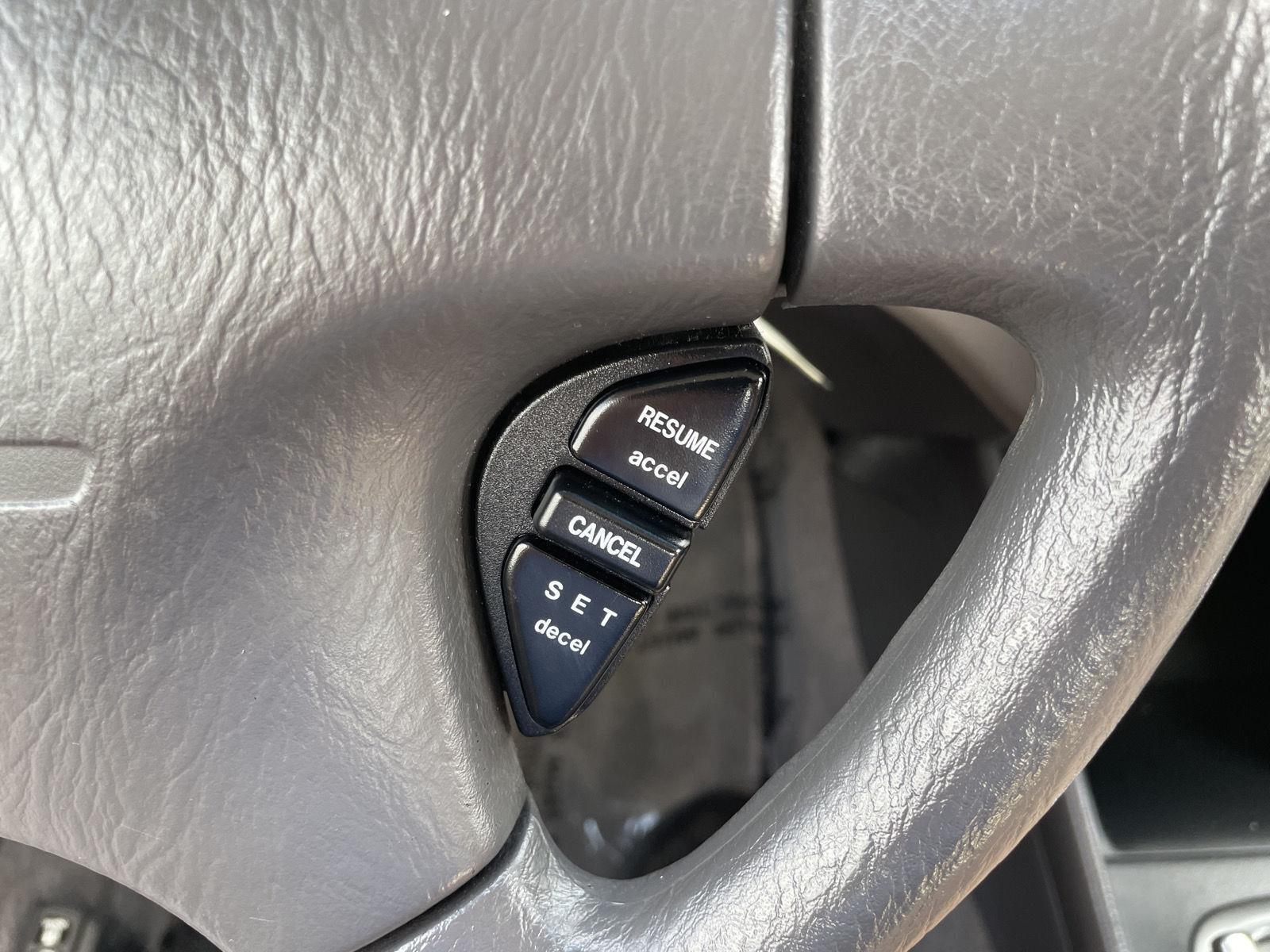 Vehicle photo 13