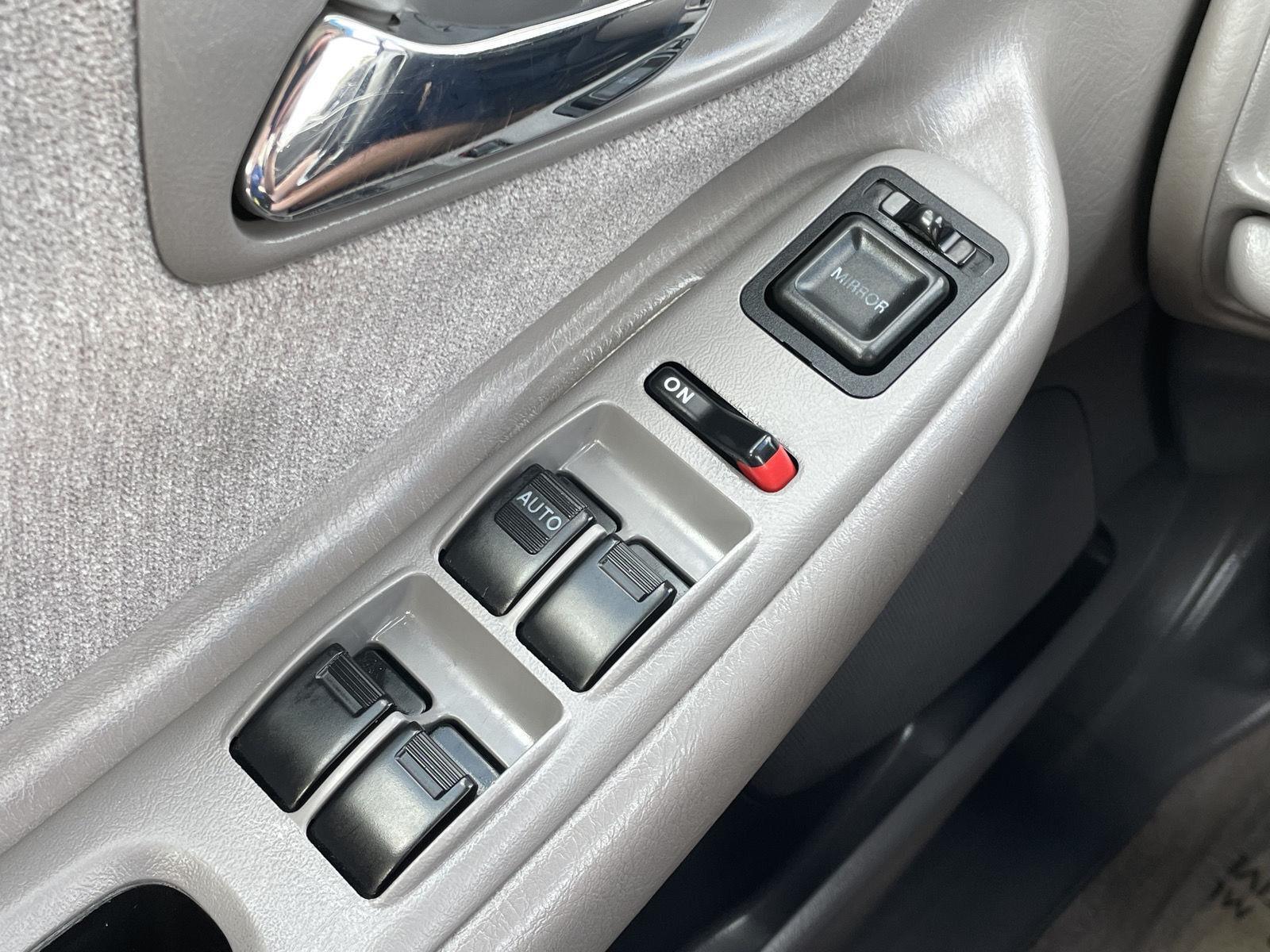 Vehicle photo 15