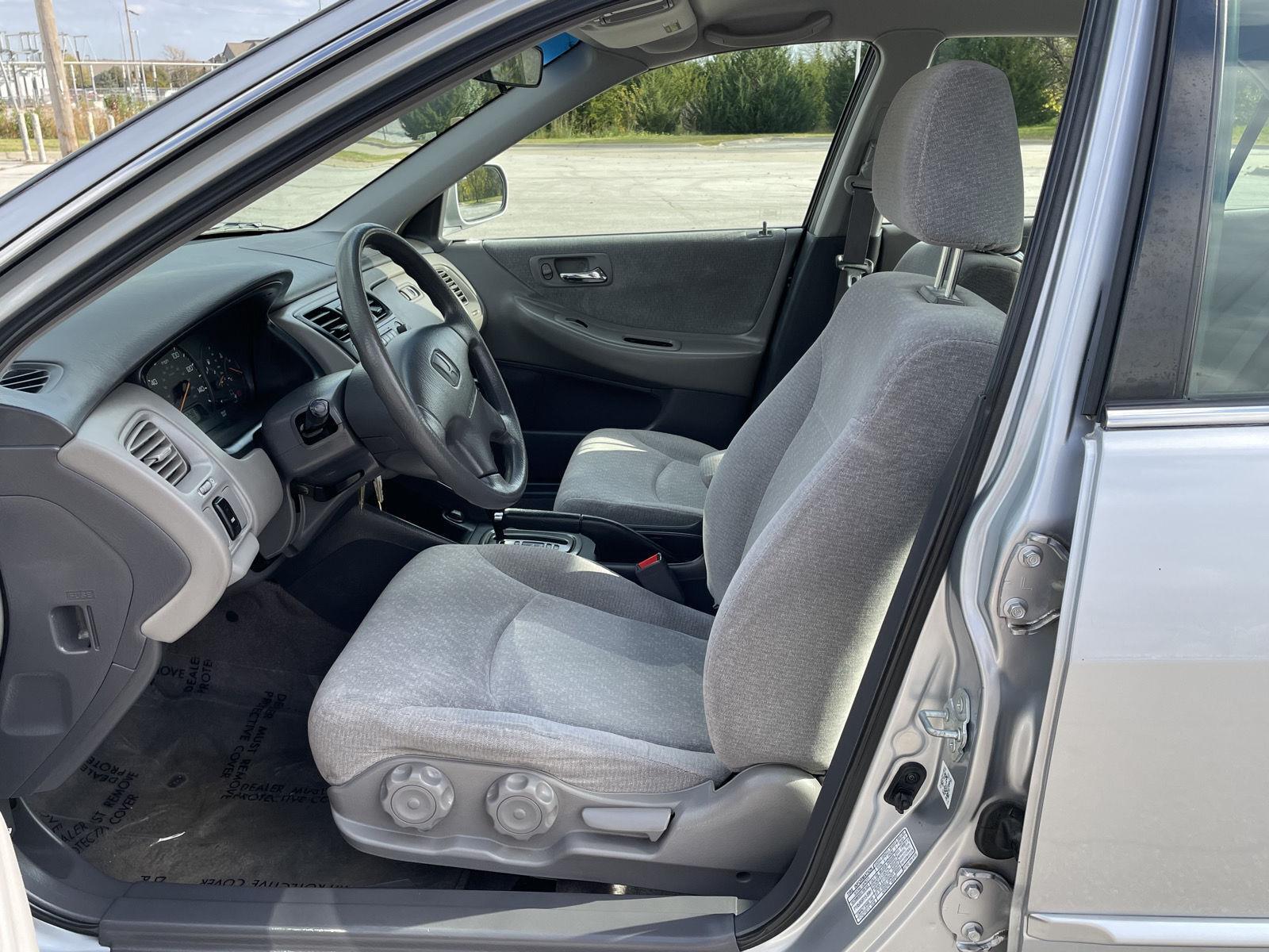 Vehicle photo 16