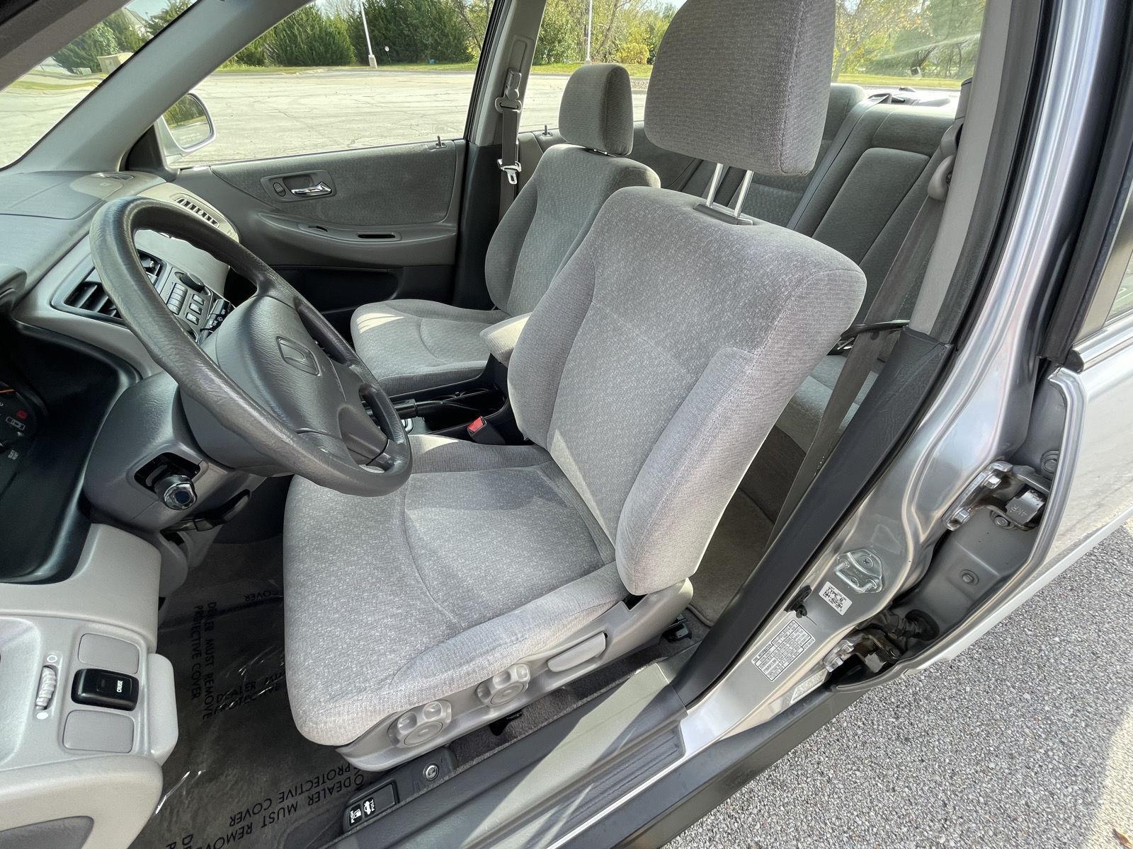 Vehicle photo 17