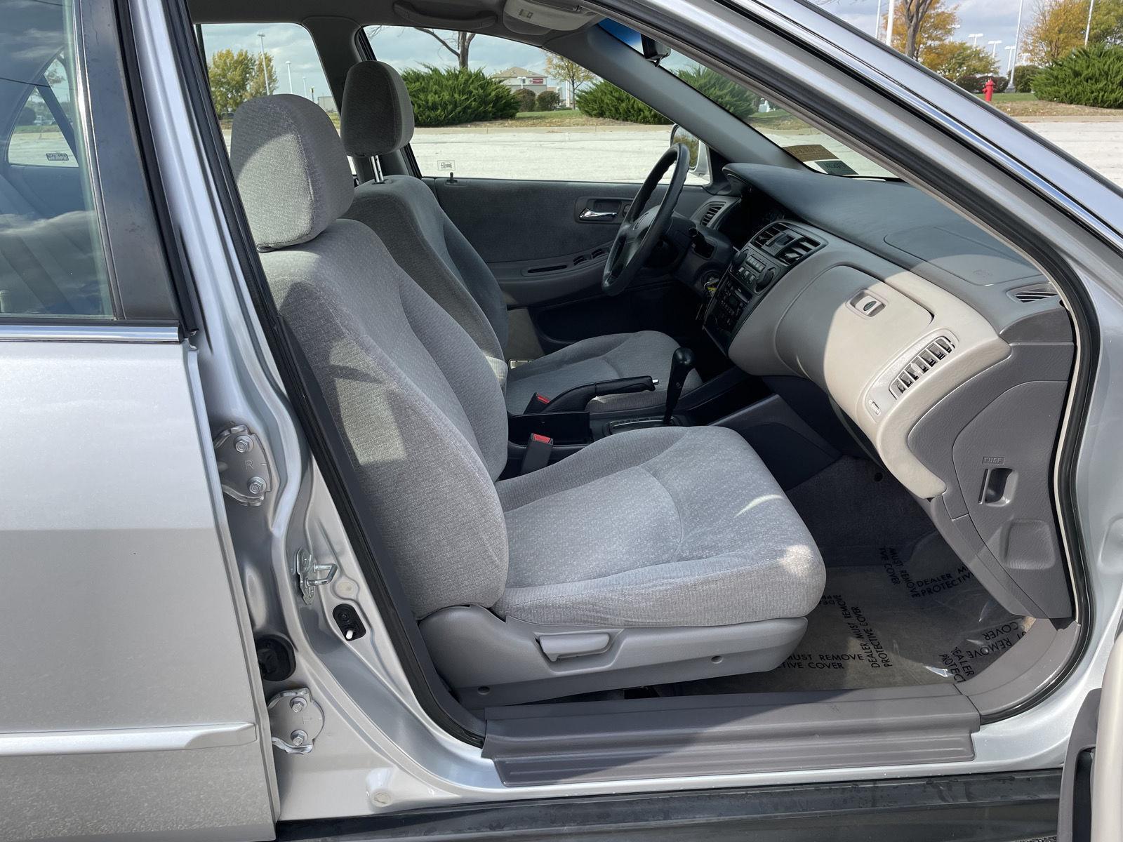 Vehicle photo 18