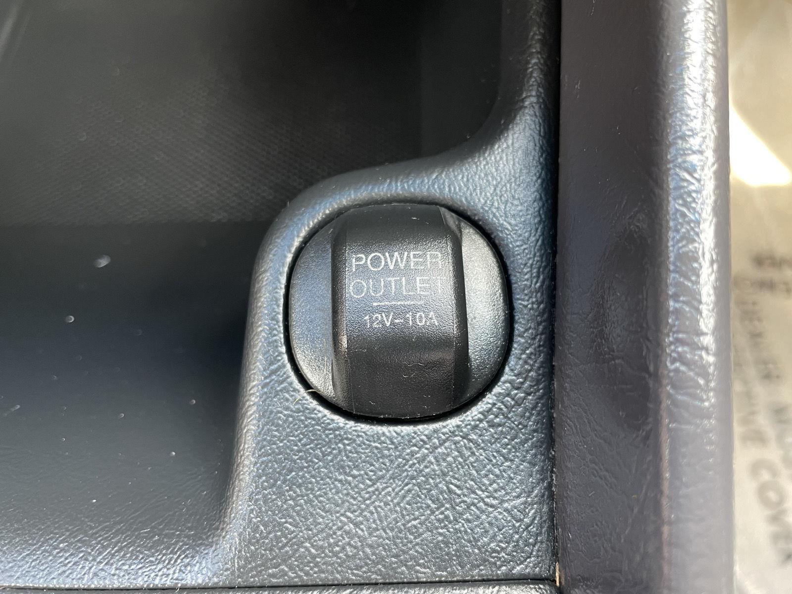 Vehicle photo 23