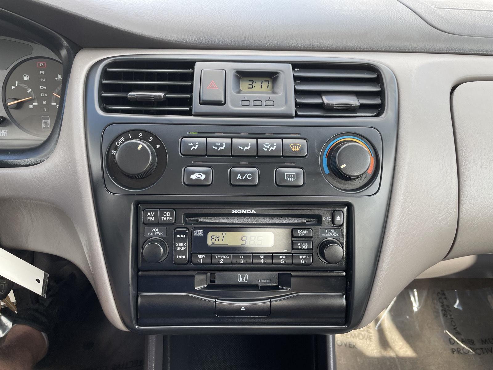 Vehicle photo 25