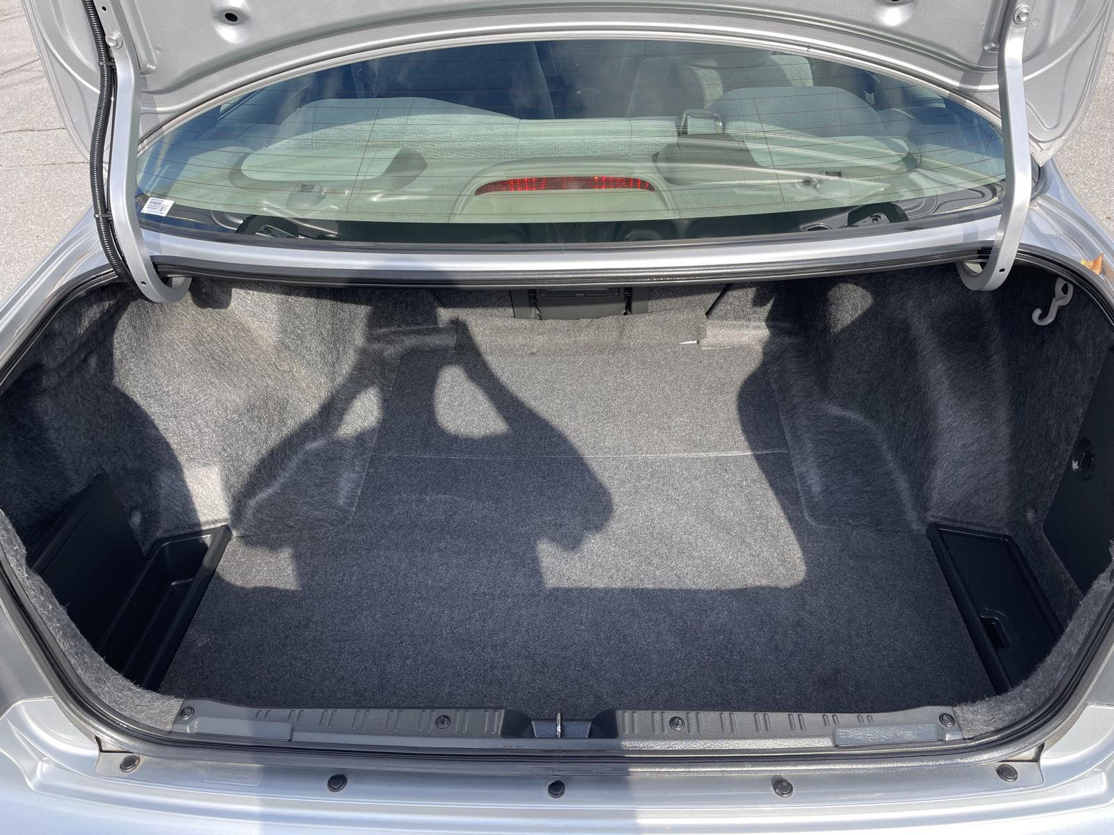 Vehicle photo 30