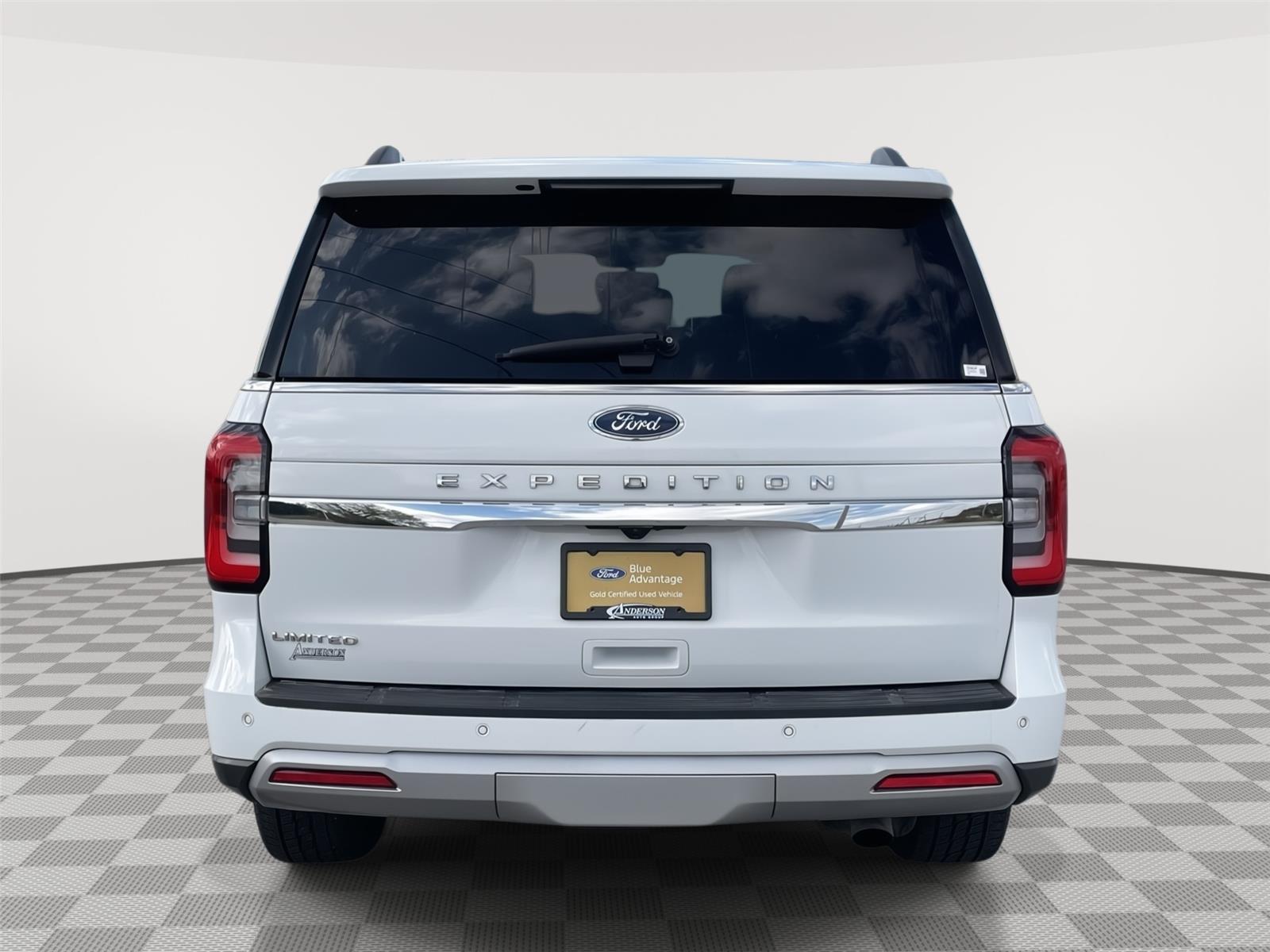 Vehicle photo 8