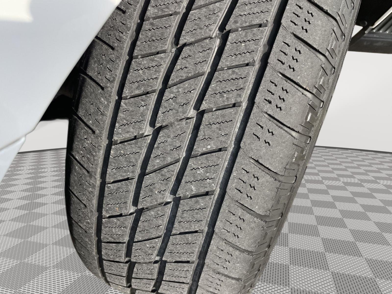 Vehicle photo 11