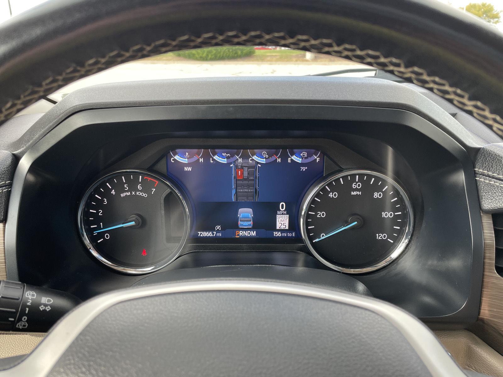 Vehicle photo 15