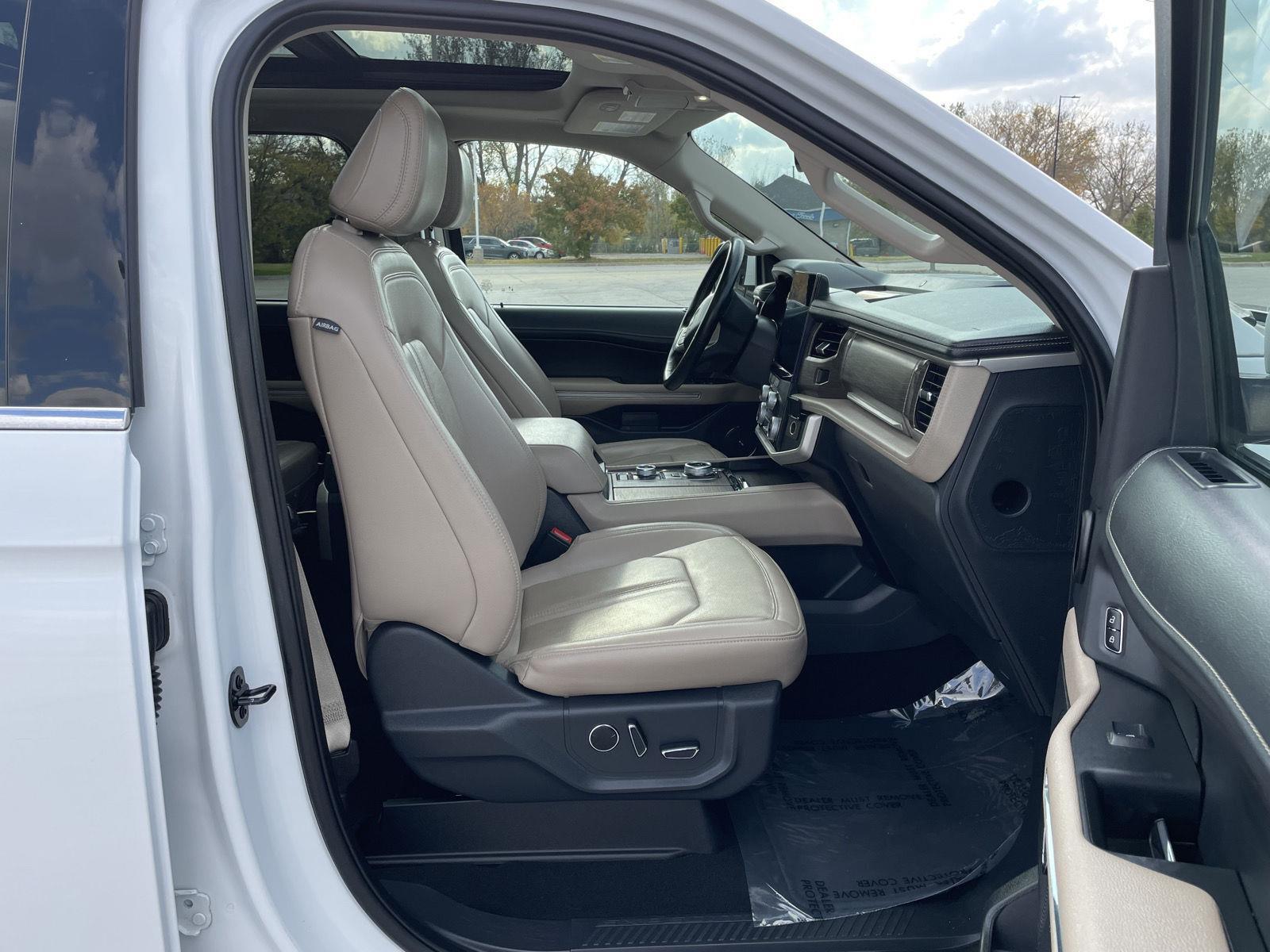 Vehicle photo 20