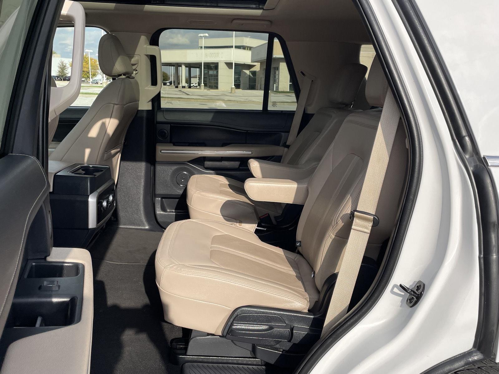 Vehicle photo 21