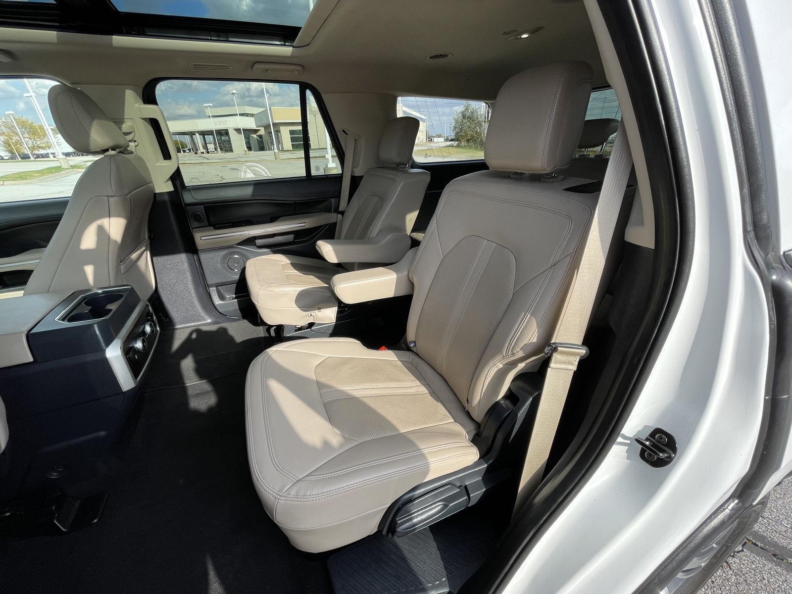 Vehicle photo 22