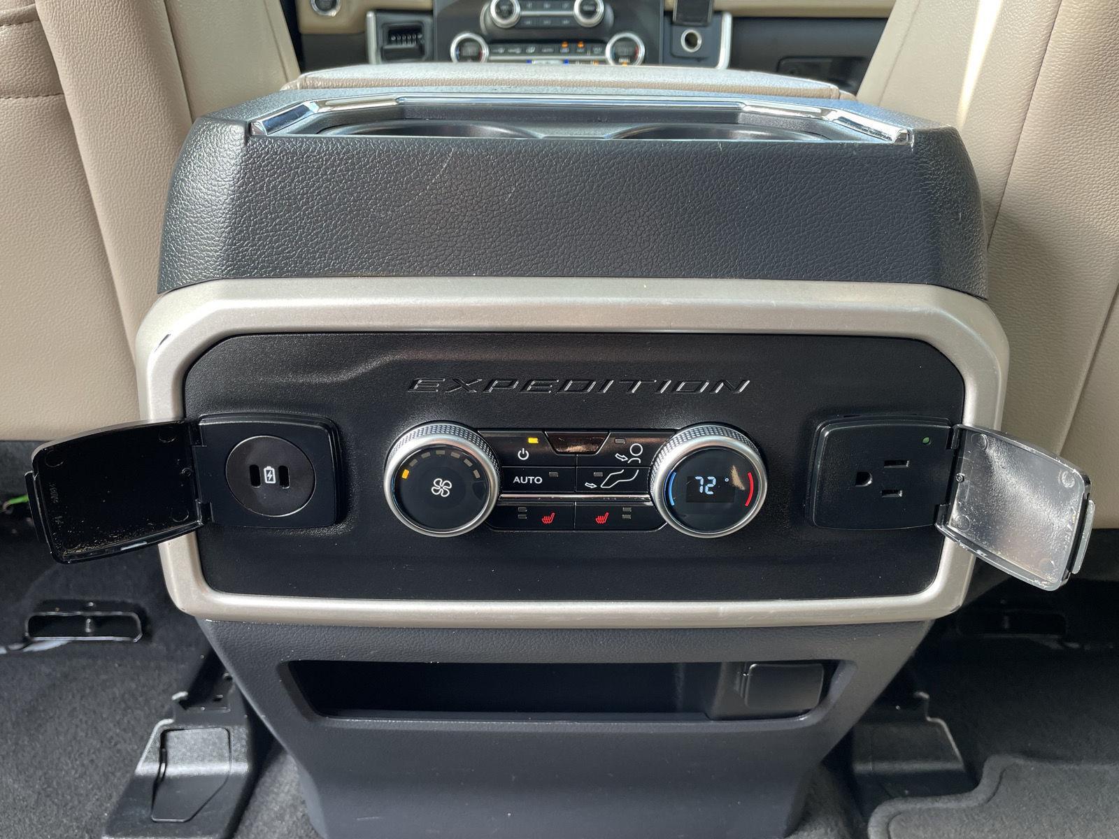 Vehicle photo 24