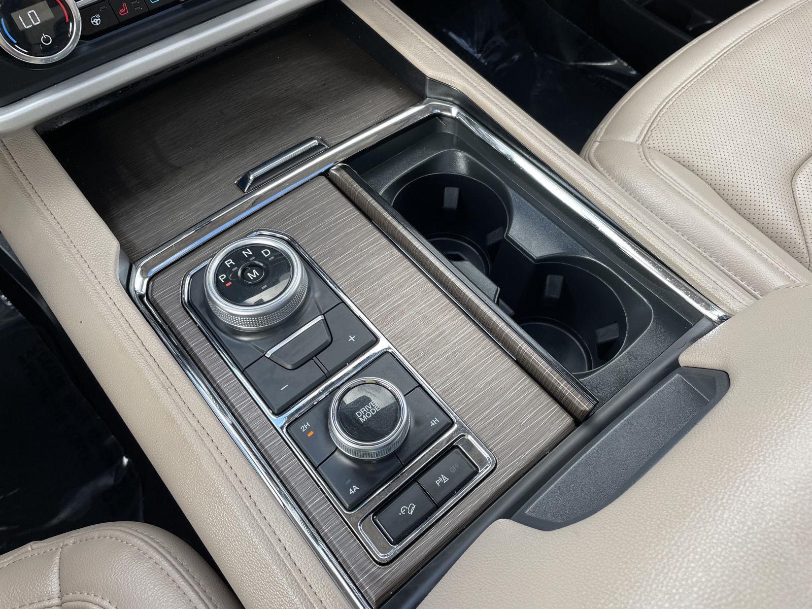 Vehicle photo 27