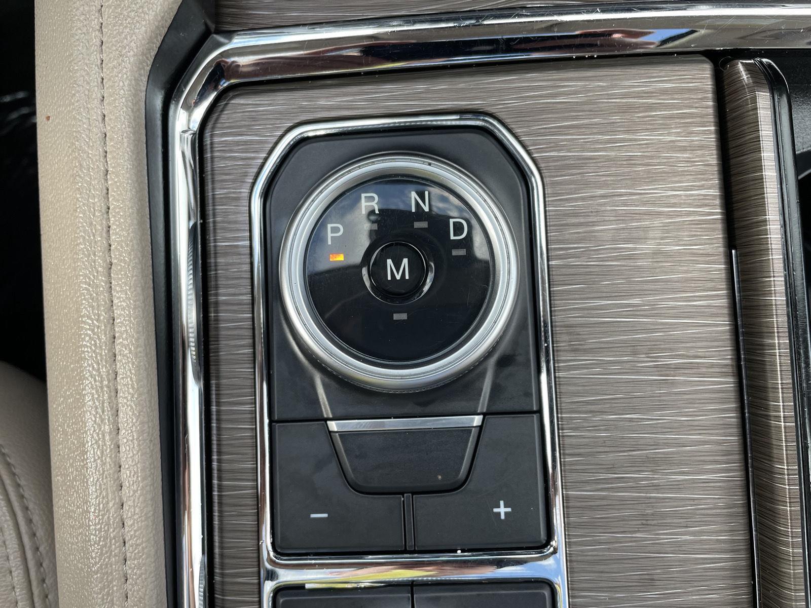 Vehicle photo 29