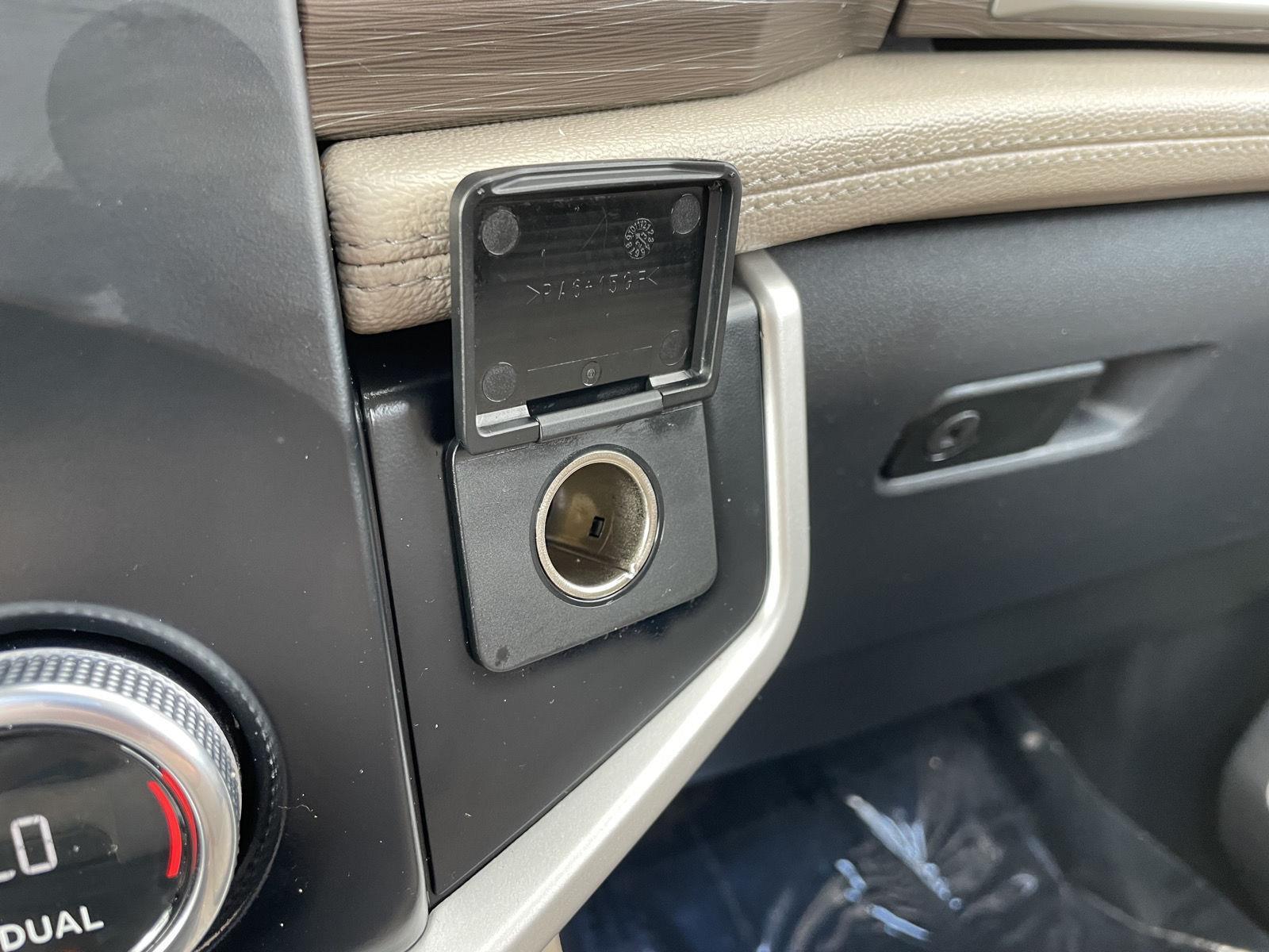 Vehicle photo 33