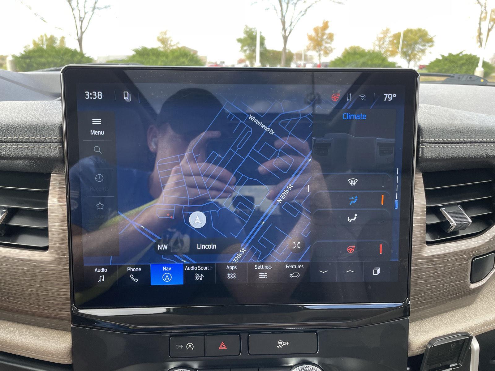 Vehicle photo 38