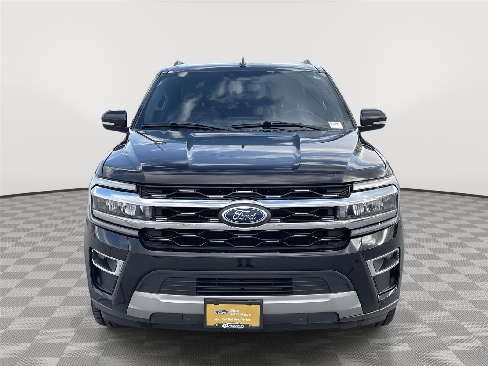 Vehicle photo 4