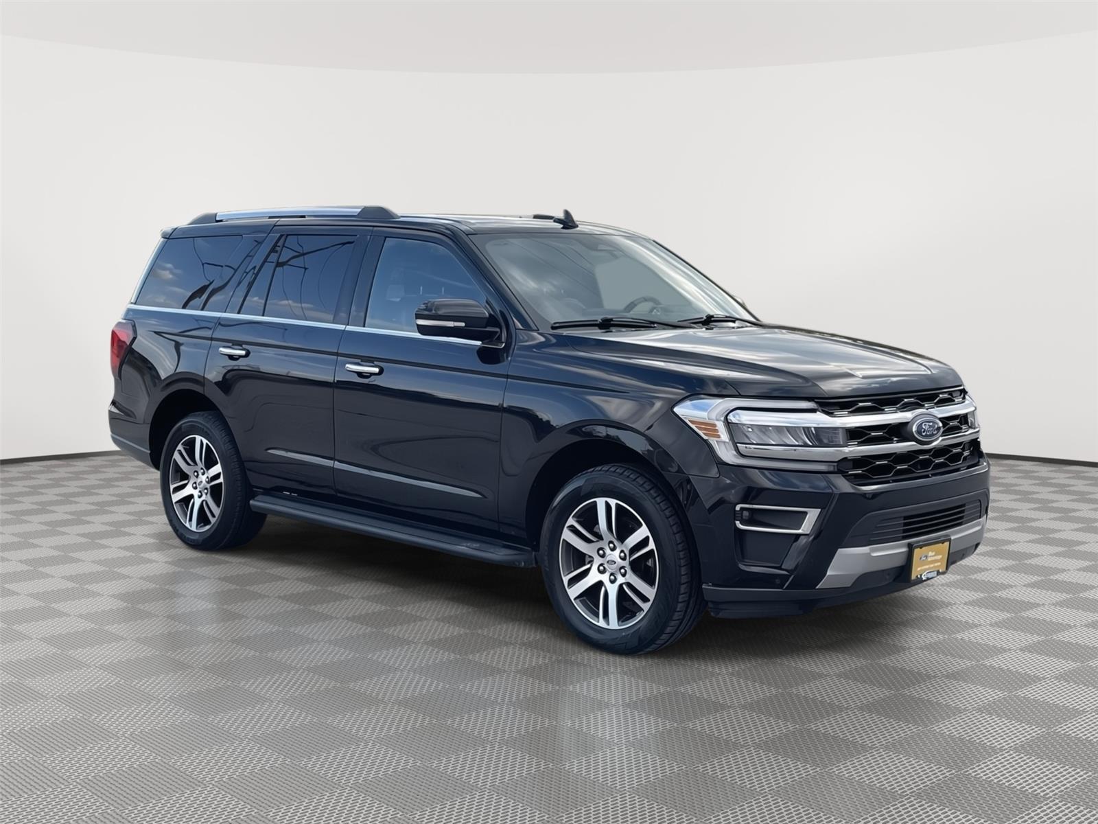 Vehicle photo 5