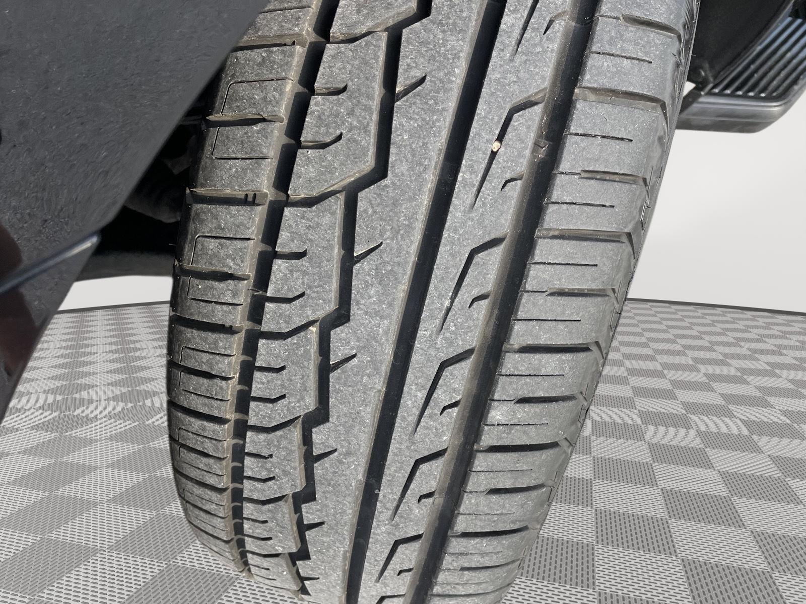 Vehicle photo 11