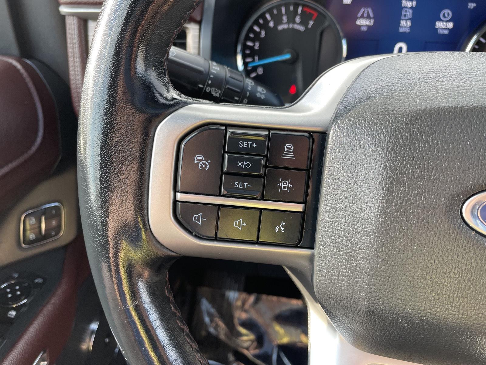 Vehicle photo 13