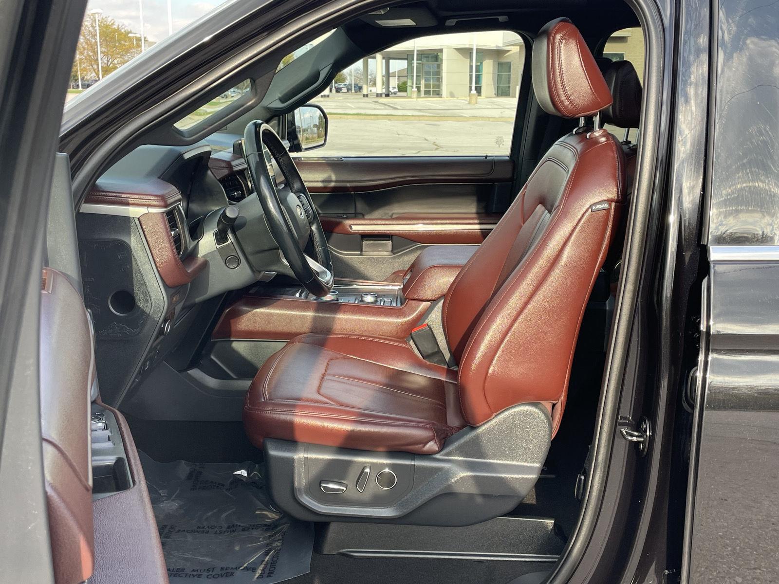 Vehicle photo 18