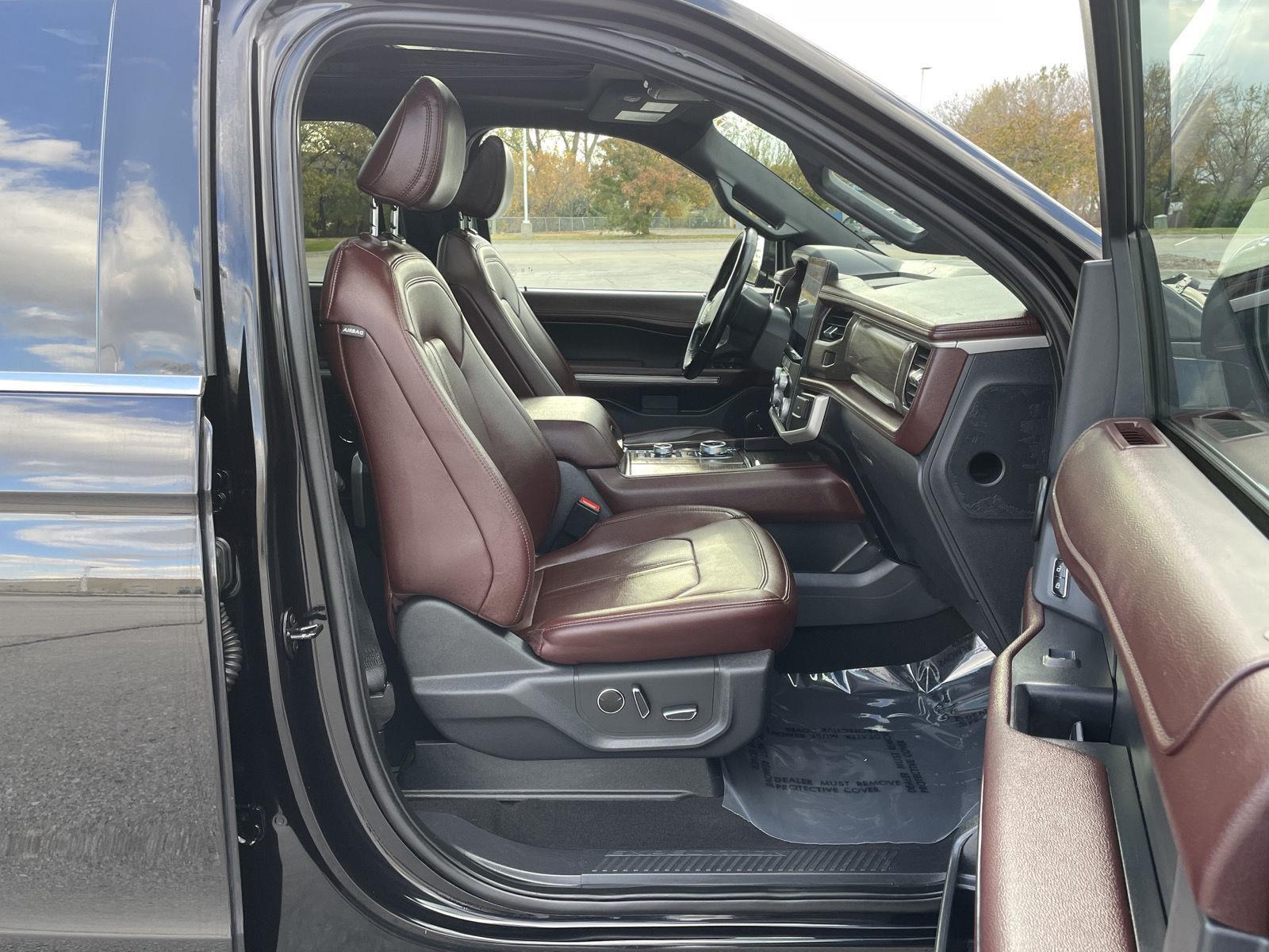 Vehicle photo 20